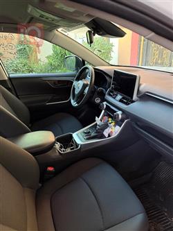 تۆیۆتا ڕاڤ 4